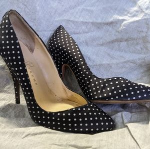 Vampy Pin-Up Style Polka Dot Stiletto Pumps
